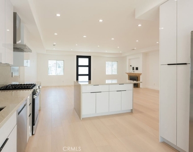 14605 Wyandotte - Photo Thumbnail 40