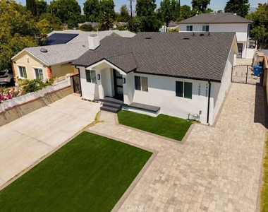 14605 Wyandotte - Photo Thumbnail 3