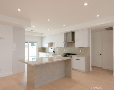 14605 Wyandotte - Photo Thumbnail 7