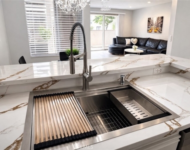 2456 Pleasant Way - Photo Thumbnail 9