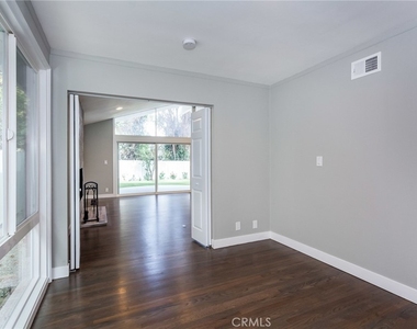 16231 Moorpark Street - Photo Thumbnail 11