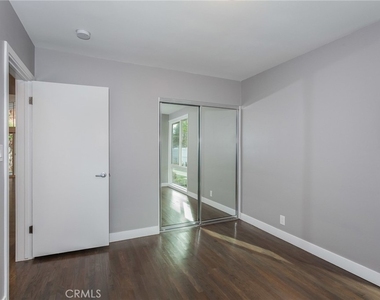16231 Moorpark Street - Photo Thumbnail 13