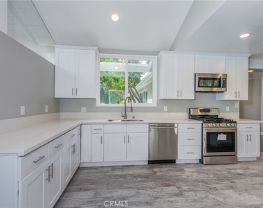 16231 Moorpark Street - Photo Thumbnail 1