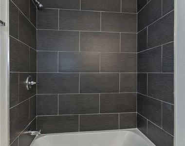 16231 Moorpark Street - Photo Thumbnail 18