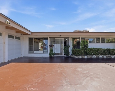 6732 Wooster Avenue - Photo Thumbnail 1