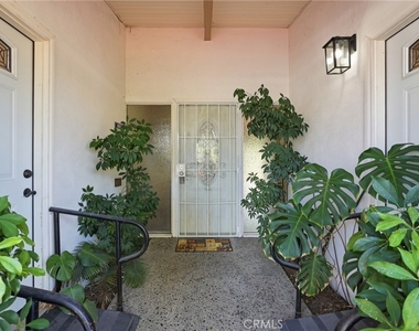6732 Wooster Avenue - Photo Thumbnail 33
