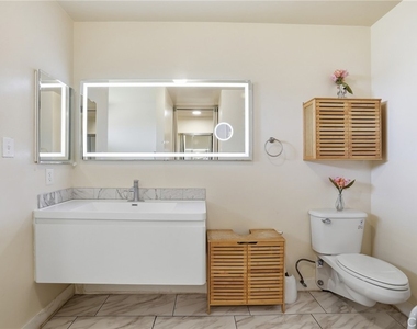 6732 Wooster Avenue - Photo Thumbnail 22