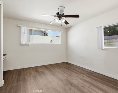 6732 Wooster Avenue - Photo Thumbnail 26