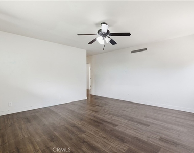 6732 Wooster Avenue - Photo Thumbnail 23