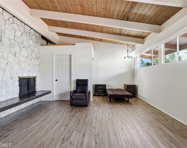 6732 Wooster Avenue - Photo Thumbnail 29