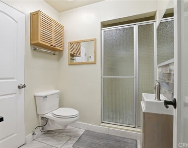 6732 Wooster Avenue - Photo Thumbnail 25
