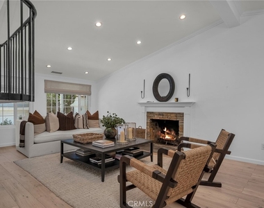 17152 Escalon - Photo Thumbnail 4