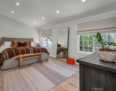 17152 Escalon - Photo Thumbnail 20