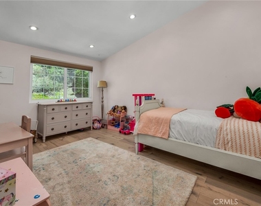 17152 Escalon - Photo Thumbnail 26