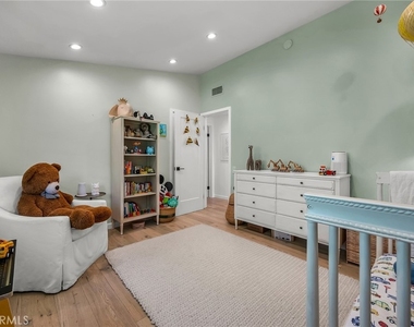 17152 Escalon - Photo Thumbnail 24