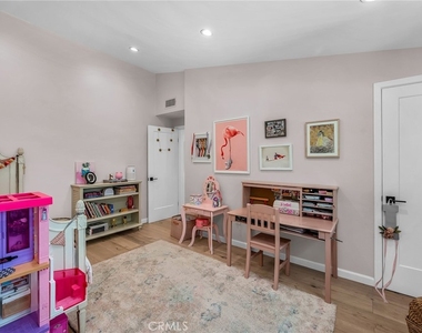17152 Escalon - Photo Thumbnail 27