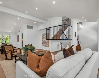 17152 Escalon - Photo Thumbnail 6