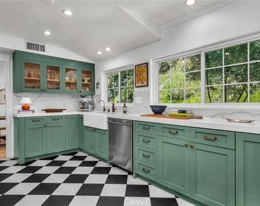 17152 Escalon - Photo Thumbnail 16