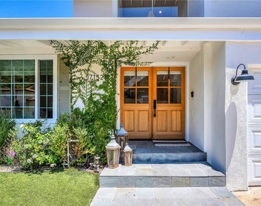 17152 Escalon - Photo Thumbnail 2