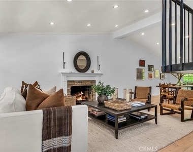 17152 Escalon - Photo Thumbnail 5