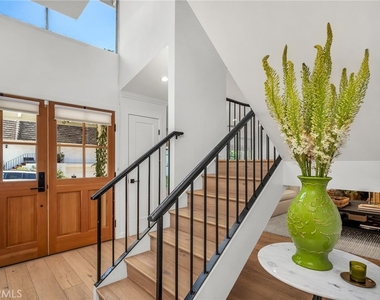 17152 Escalon - Photo Thumbnail 17