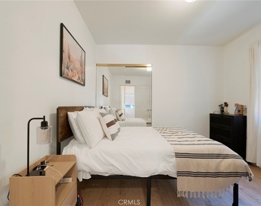10018 Cozycroft Avenue - Photo Thumbnail 19