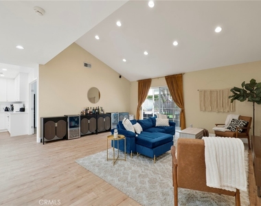 10018 Cozycroft Avenue - Photo Thumbnail 1