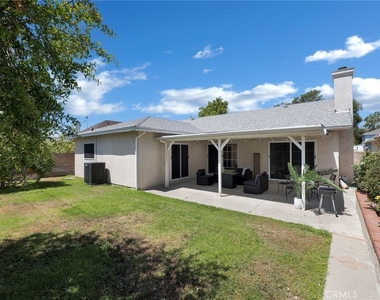 10018 Cozycroft Avenue - Photo Thumbnail 30