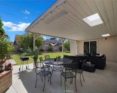 10018 Cozycroft Avenue - Photo Thumbnail 28