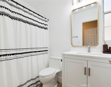 10018 Cozycroft Avenue - Photo Thumbnail 20