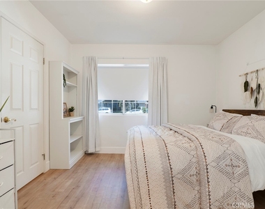 10018 Cozycroft Avenue - Photo Thumbnail 17