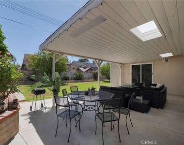 10018 Cozycroft Avenue - Photo Thumbnail 29
