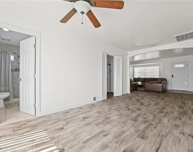 5324 8th Avenue - Photo Thumbnail 3