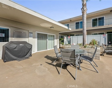 3649 Emerald Street - Photo Thumbnail 7