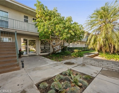 3649 Emerald Street - Photo Thumbnail 3