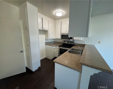 3649 Emerald Street - Photo Thumbnail 16