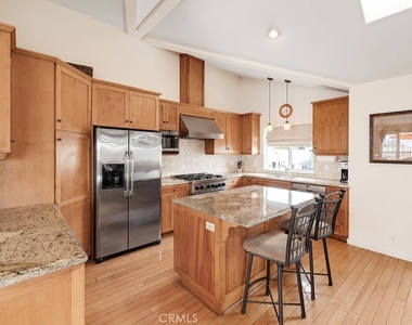 817 Monterey Boulevard - Photo Thumbnail 7