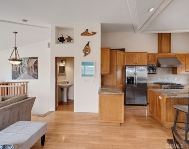 817 Monterey Boulevard - Photo Thumbnail 12