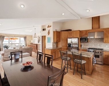 817 Monterey Boulevard - Photo Thumbnail 9