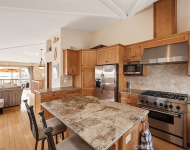 817 Monterey Boulevard - Photo Thumbnail 14