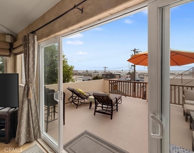 817 Monterey Boulevard - Photo Thumbnail 15