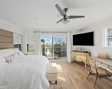 5231 Glasgow Way - Photo Thumbnail 12