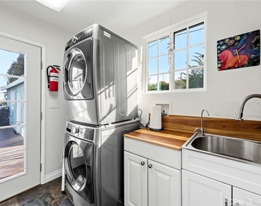 5231 Glasgow Way - Photo Thumbnail 19