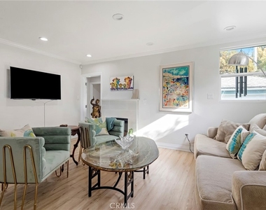 5231 Glasgow Way - Photo Thumbnail 4