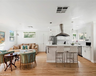 5231 Glasgow Way - Photo Thumbnail 5