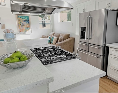 5231 Glasgow Way - Photo Thumbnail 9