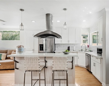 5231 Glasgow Way - Photo Thumbnail 8