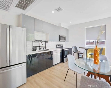 3105 W Normandie Avenue - Photo Thumbnail 1