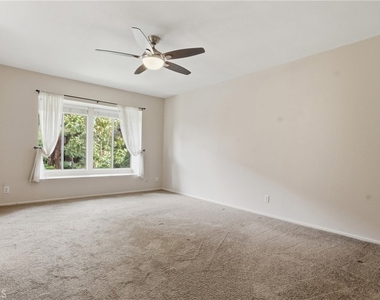 2242 Stonewood Court - Photo Thumbnail 13