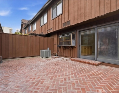 2242 Stonewood Court - Photo Thumbnail 17